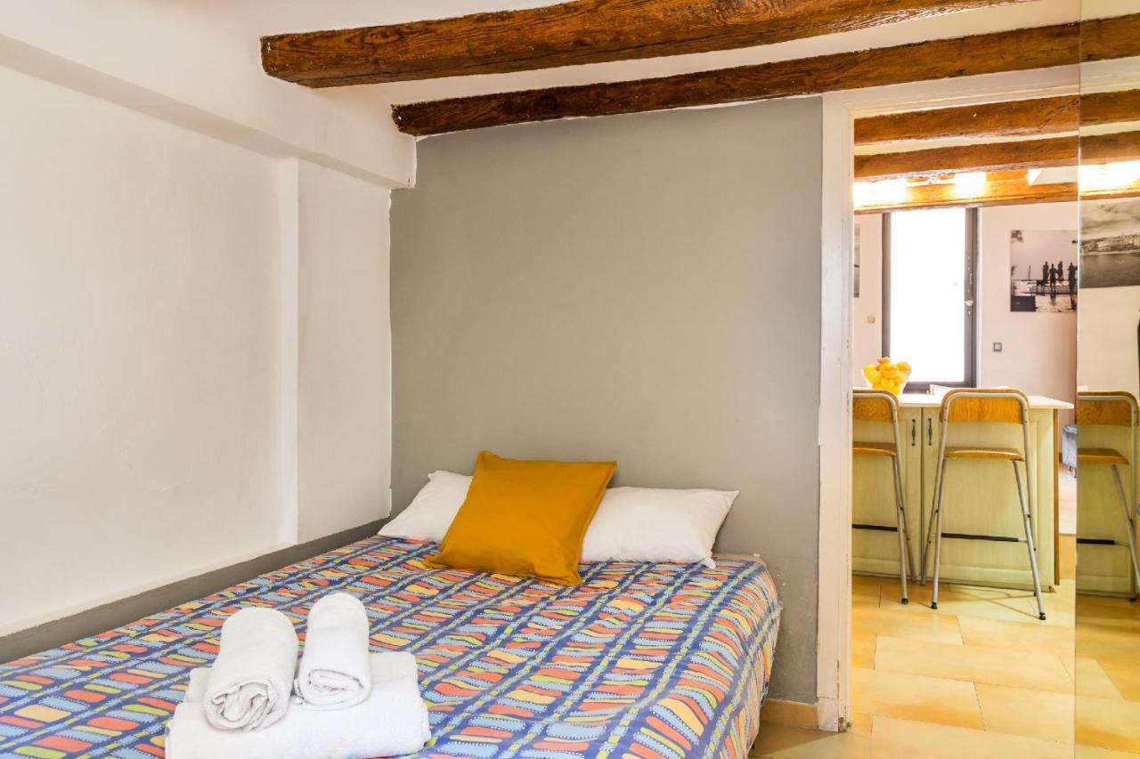 Fridays Flats Dreamy Duplex - Stylish Beach Loft บาร์เซโลนา ภายนอก รูปภาพ
