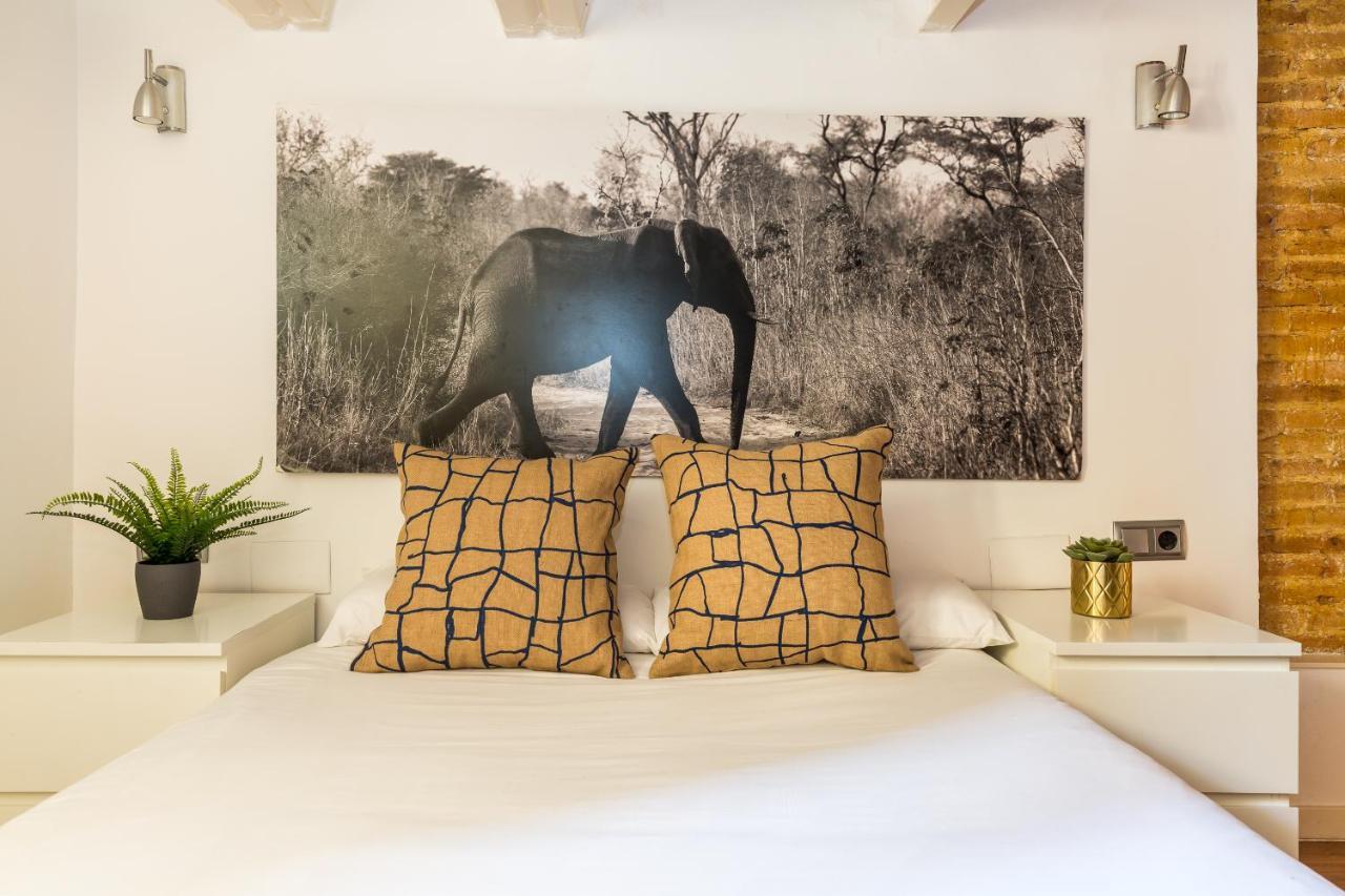 Fridays Flats Dreamy Duplex - Stylish Beach Loft บาร์เซโลนา ภายนอก รูปภาพ